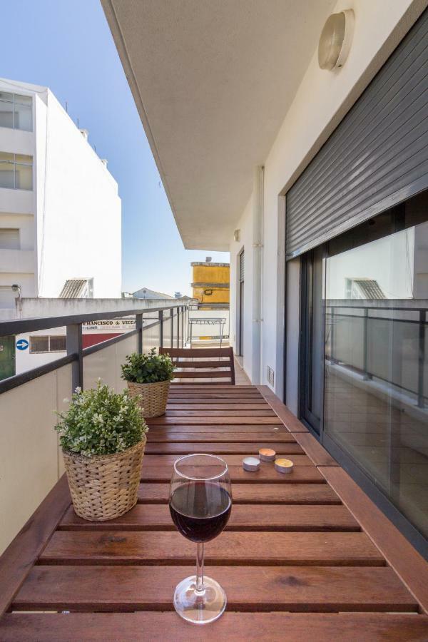 Condominio Ondas Do Mar -Coastal Comfort- โอลเญา ภายนอก รูปภาพ